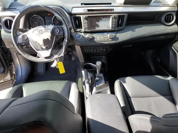 JTMDJREVXHD107732 2017 TOYOTA RAV 4 - Image 8