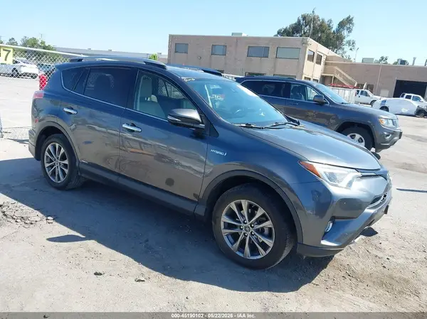 JTMDJREVXJD162039 2018 TOYOTA RAV 4 - Image 1