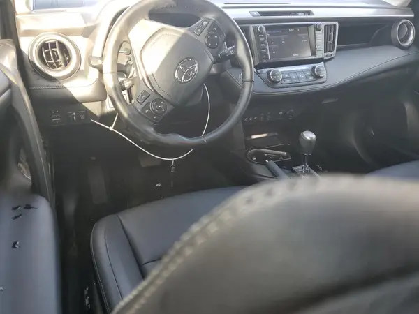JTMDJREVXJD189970 2018 TOYOTA RAV 4 - Image 8