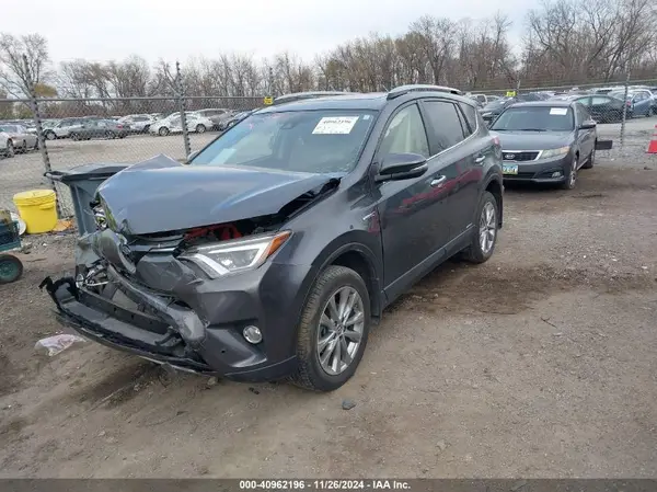 JTMDJREVXJD204497 2018 TOYOTA RAV 4 - Image 2