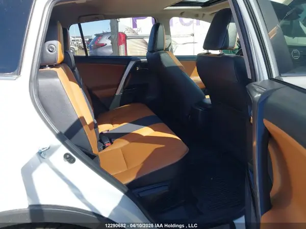 JTMDJREVXJD256762 2018 TOYOTA RAV 4 - Image 8