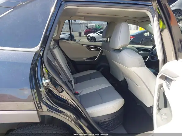JTMDWRFV4KD511486 2019 TOYOTA RAV 4 - Image 8