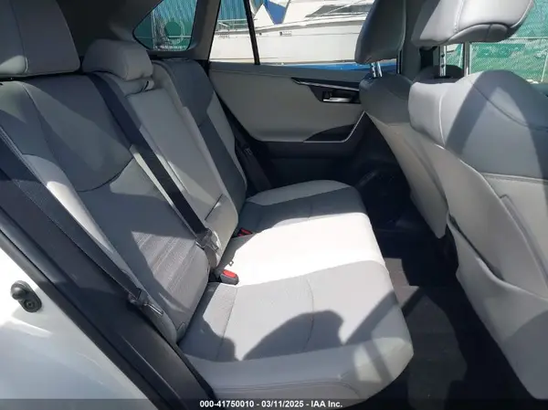 JTMDWRFV6KD510405 2019 TOYOTA RAV 4 - Image 8