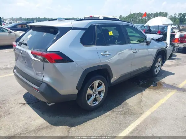 2020 TOYOTA RAV 4 IAAI lot 42449592 auction photo 4