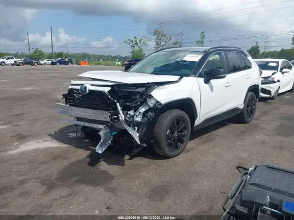 JTME6RFV0RD563096 2024 TOYOTA RAV 4 - Image 2