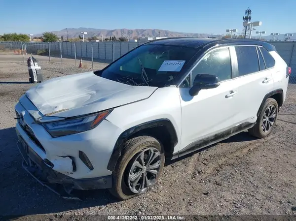 JTME6RFV0RJ059780 2024 TOYOTA RAV 4 - Image 2