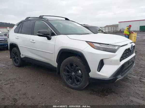 JTME6RFV1RJ050912 2024 TOYOTA RAV 4 - Image 1