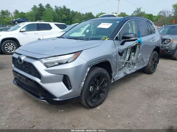 JTME6RFV2SD572534 2025 TOYOTA RAV 4 - Image 2