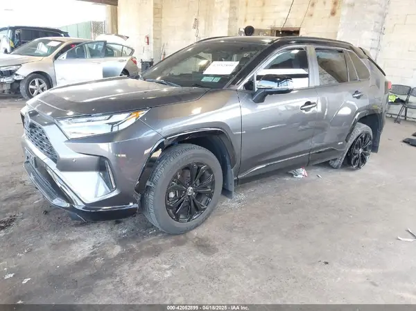 JTME6RFV5NJ020998 2022 TOYOTA RAV 4 - Image 2