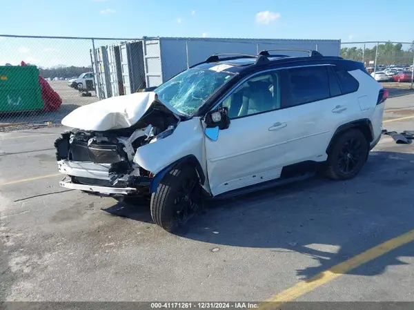 JTME6RFV8ND525593 2022 TOYOTA RAV 4 - Image 2