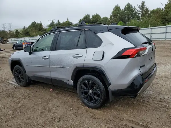 JTME6RFV9RD569219 2024 TOYOTA RAV 4 - Image 2