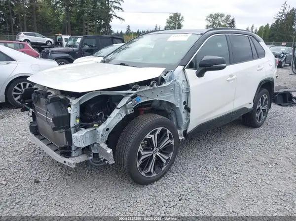 JTMEB3FV1ND100256 2022 TOYOTA RAV 4 - Image 2