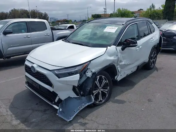 JTMEB3FV6RD186007 2024 TOYOTA RAV 4 - Image 2