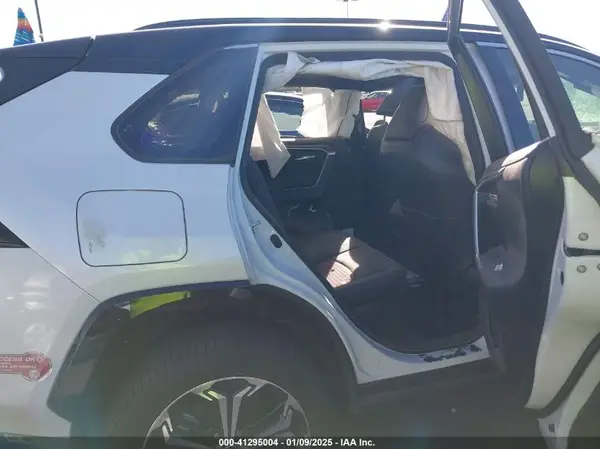 JTMEB3FV7RD179907 2024 TOYOTA RAV 4 - Image 8
