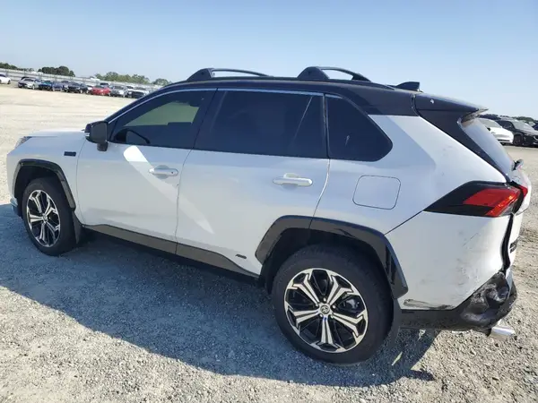 JTMEB3FV9RD214267 2024 TOYOTA RAV 4 - Image 2
