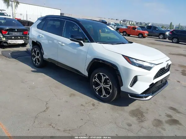 JTMEB3FVXSD257490 2025 TOYOTA RAV 4 - Image 1