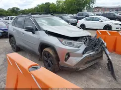 JTMEWRFV8KJ012633 2019 TOYOTA RAV 4