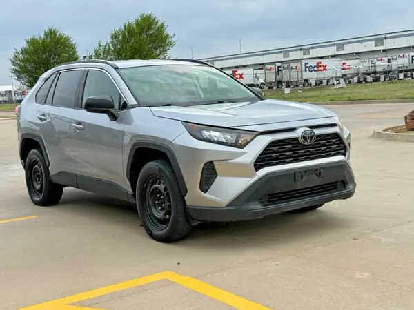 JTMF1RFV3KJ00518 2019 TOYOTA RAV 4 - Image 1