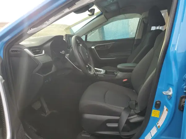 JTMF1RFVXKJ014211 2019 TOYOTA RAV 4 - Image 2