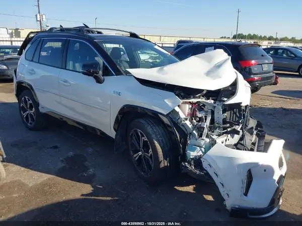 JTMFB3FV0MD066474 2021 TOYOTA RAV 4 - Image 1