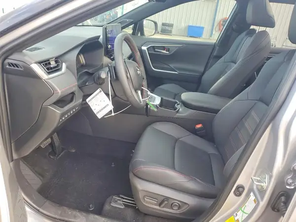 2025 TOYOTA RAV 4 auction photo 7