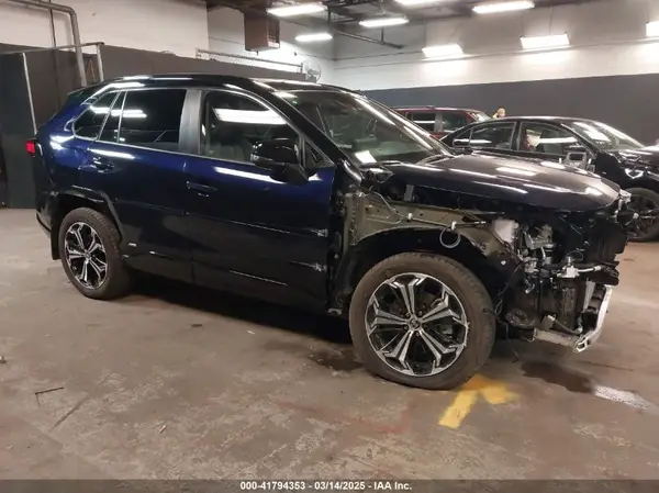 JTMFB3FV2RD173730 2024 TOYOTA RAV 4 - Image 1