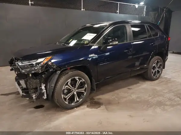 JTMFB3FV2RD173730 2024 TOYOTA RAV 4 - Image 2