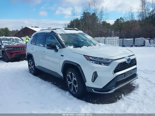 JTMFB3FV3RD216407 2024 TOYOTA RAV 4 - Image 1