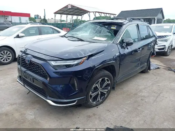 JTMFB3FV4RD220868 2024 TOYOTA RAV 4 - Image 2