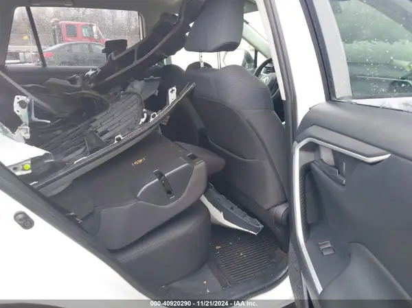 JTMG1RFV8KJ013725 2019 TOYOTA RAV 4 - Image 8