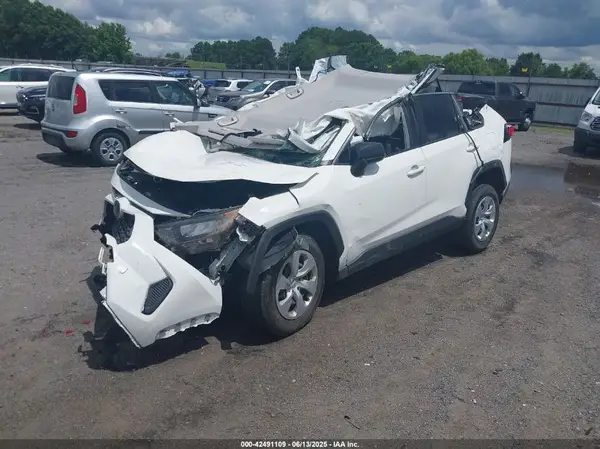 JTMH1RFV2KD028532 2019 TOYOTA RAV 4 - Image 2