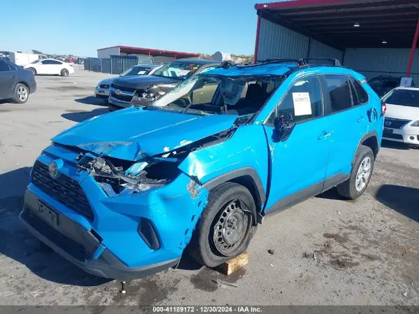 JTMH1RFV9KJ012782 2019 TOYOTA RAV 4 - Image 2