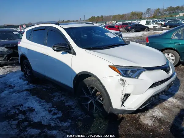 JTMJFREV0HJ700148 2017 TOYOTA RAV 4 - Image 1