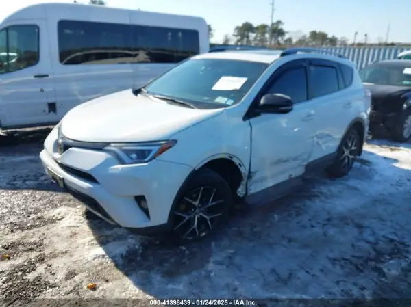 JTMJFREV0HJ700148 2017 TOYOTA RAV 4 - Image 2