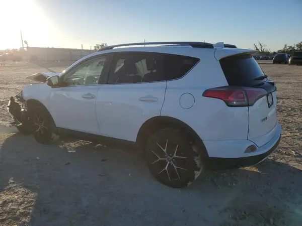 JTMJFREV0JD240073 2018 TOYOTA RAV 4 - Image 2