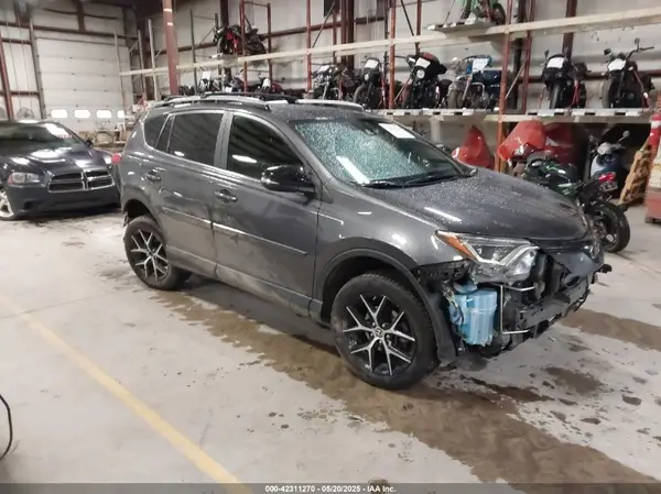 JTMJFREV0JJ175422 2018 TOYOTA RAV 4 - Image 1