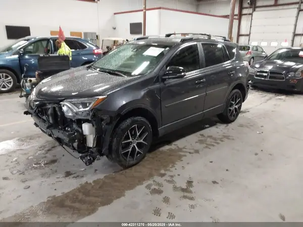 JTMJFREV0JJ175422 2018 TOYOTA RAV 4 - Image 2