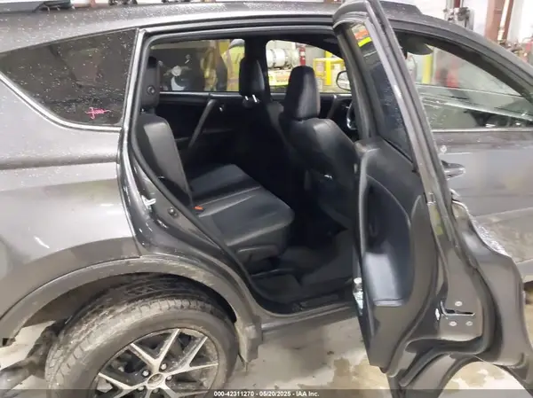 JTMJFREV0JJ175422 2018 TOYOTA RAV 4 - Image 8