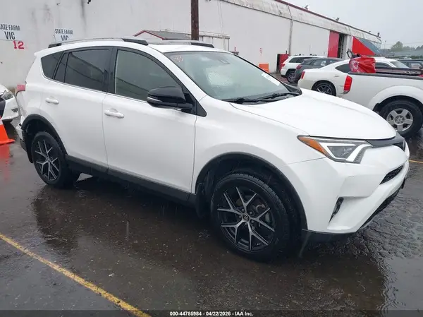 JTMJFREV0JJ227602 2018 TOYOTA RAV 4 - Image 1