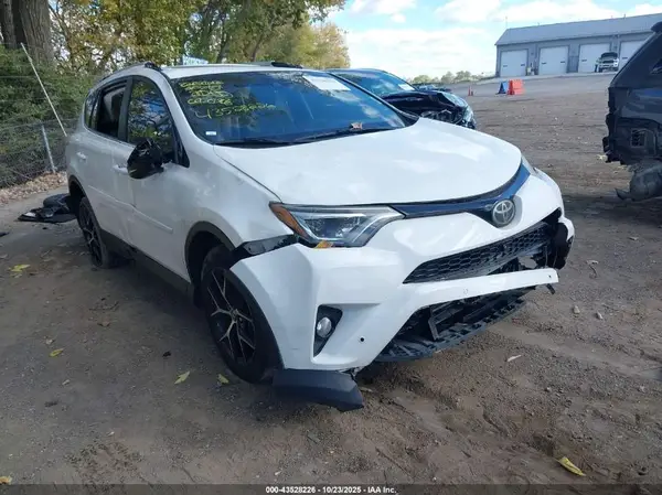 JTMJFREV1GJ075998 2016 TOYOTA RAV 4 - Image 1