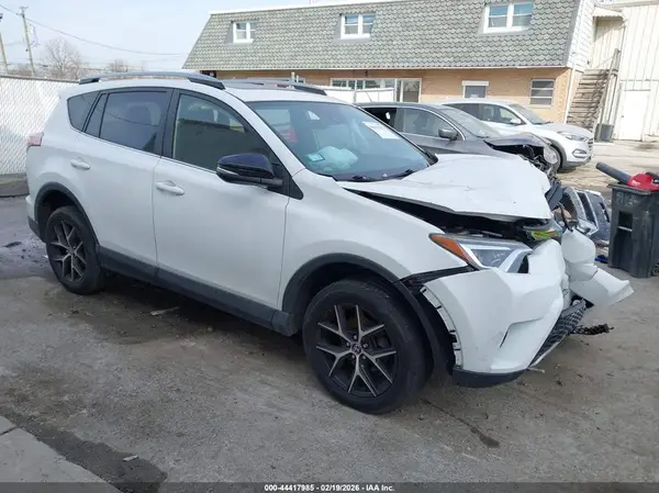 JTMJFREV1HJ703625 2017 TOYOTA RAV 4 - Image 1