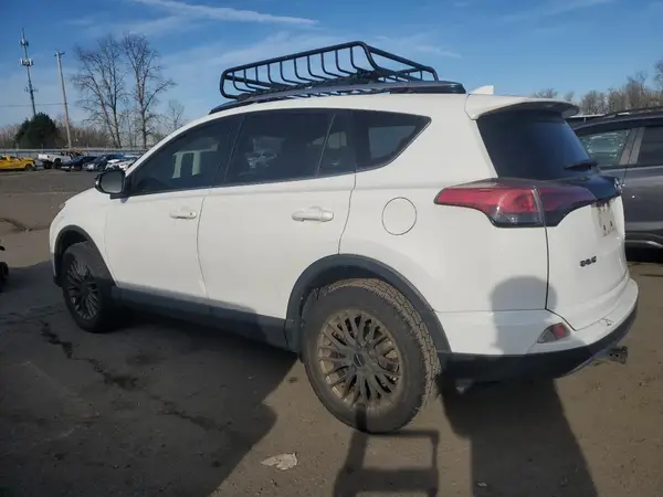 JTMJFREV3HJ143235 2017 TOYOTA RAV 4 - Image 2