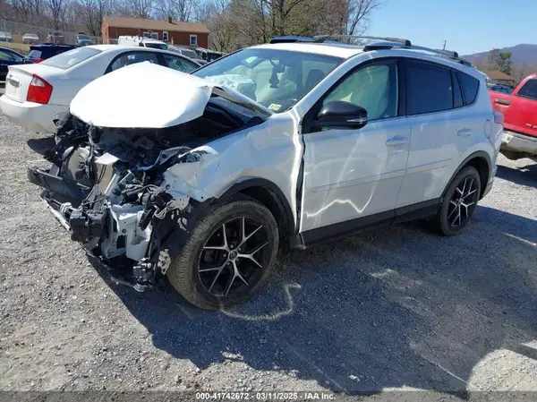 JTMJFREV5GD188125 2016 TOYOTA RAV 4 - Image 2