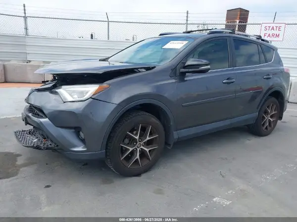JTMJFREV5HJ155712 2017 TOYOTA RAV 4 - Image 2