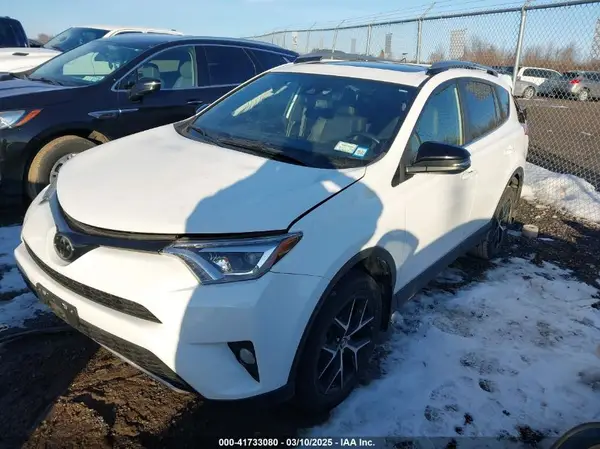 JTMJFREV6JD235833 2018 TOYOTA RAV 4 - Image 2