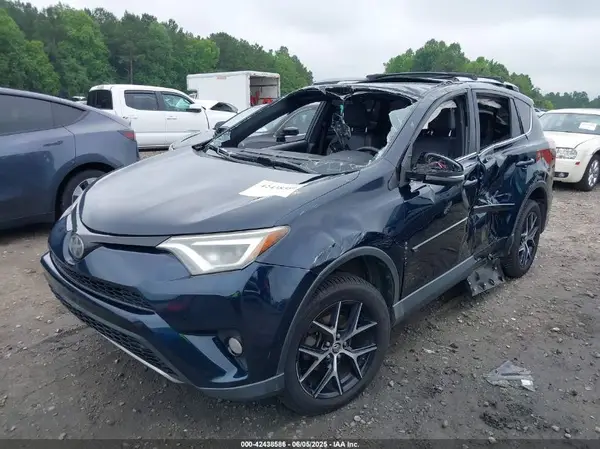 JTMJFREV6JJ190409 2018 TOYOTA RAV 4 - Image 2