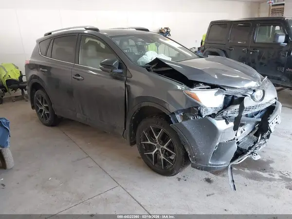 JTMJFREV6JJ226681 2018 TOYOTA RAV 4 - Image 1