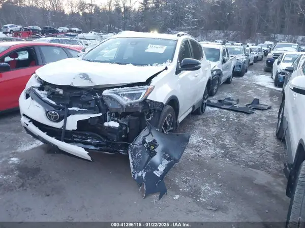 JTMJFREVXJJ240468 2018 TOYOTA RAV 4 - Image 2