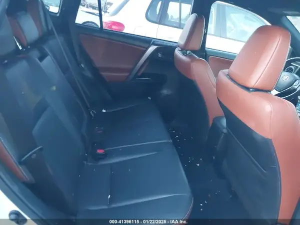 JTMJFREVXJJ240468 2018 TOYOTA RAV 4 - Image 8