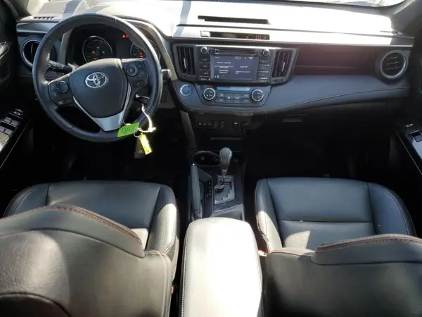 JTMJJREV0HD099806 2017 TOYOTA RAV 4 - Image 8